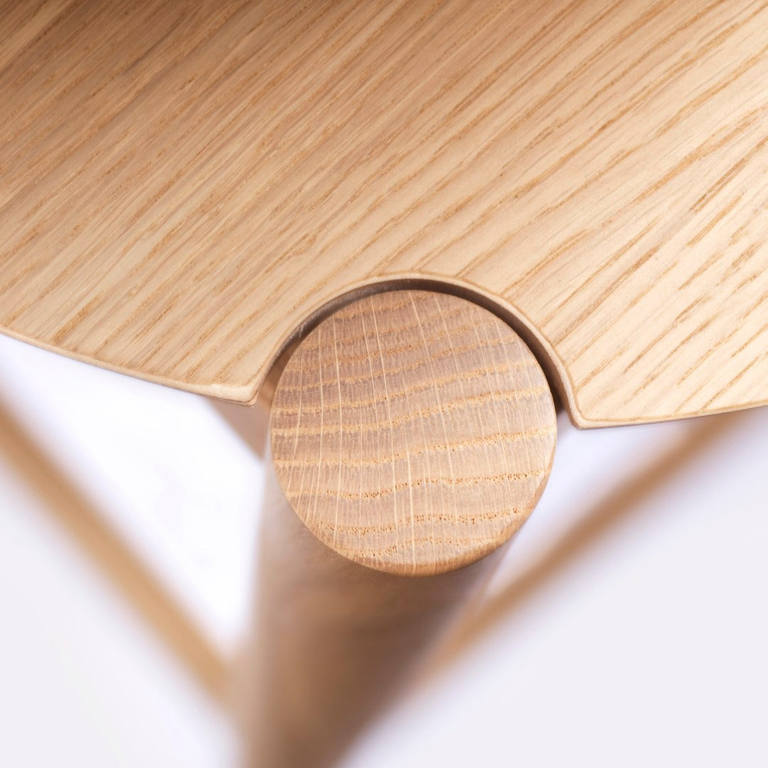 J185 Øst - Counterstol - Eg