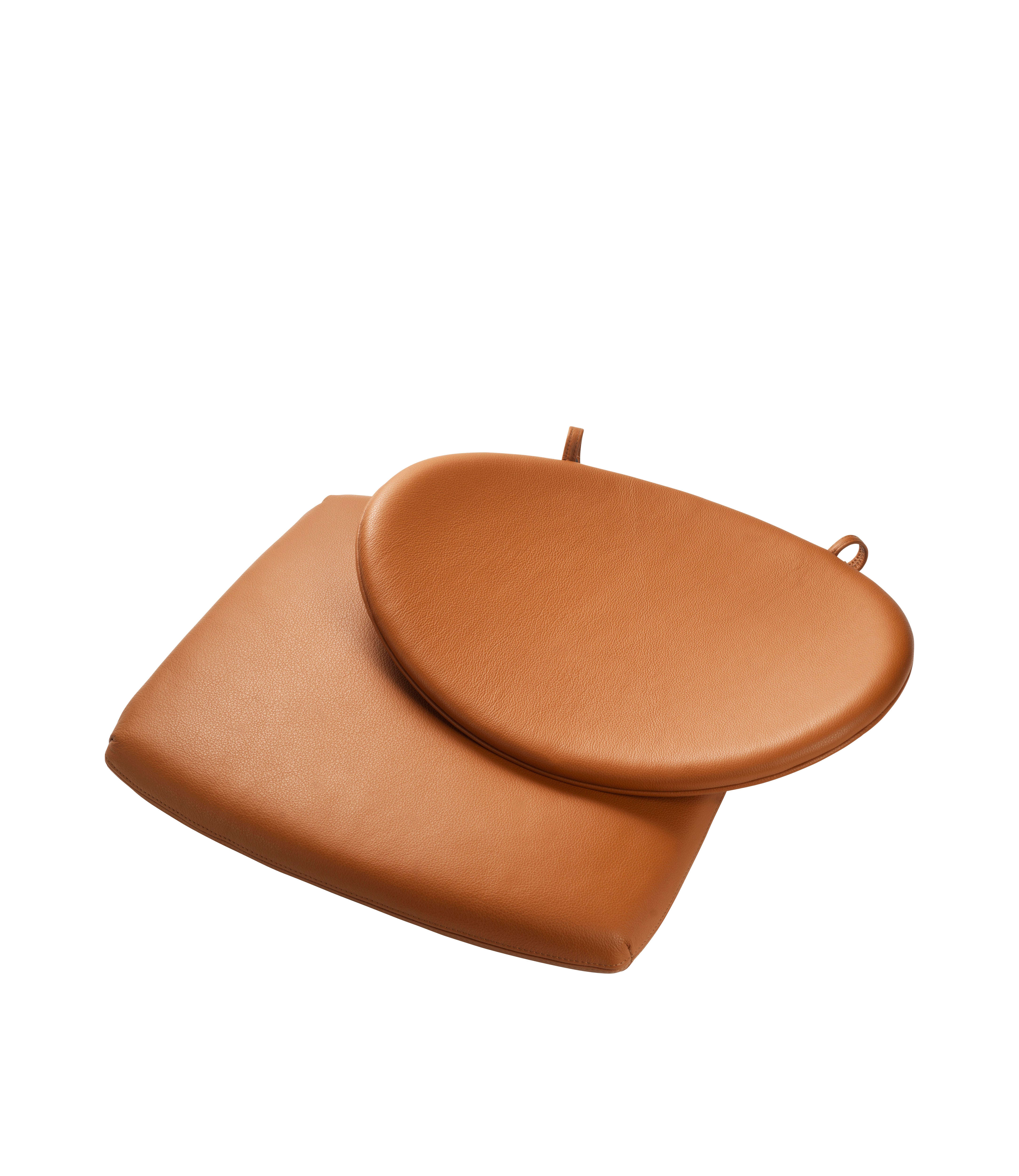 J166 Jørna Hynde Cognac læder af Poul M. Volther