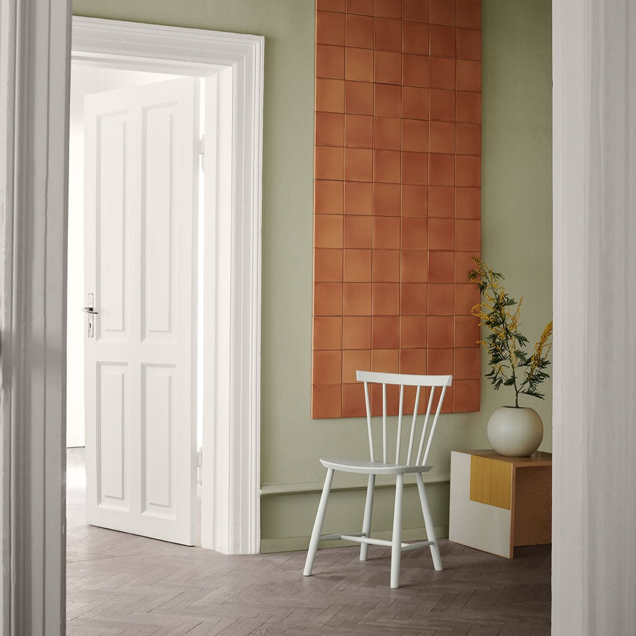 J46 Stol 2stk Bøg Dust & Bones af Poul M. Volther