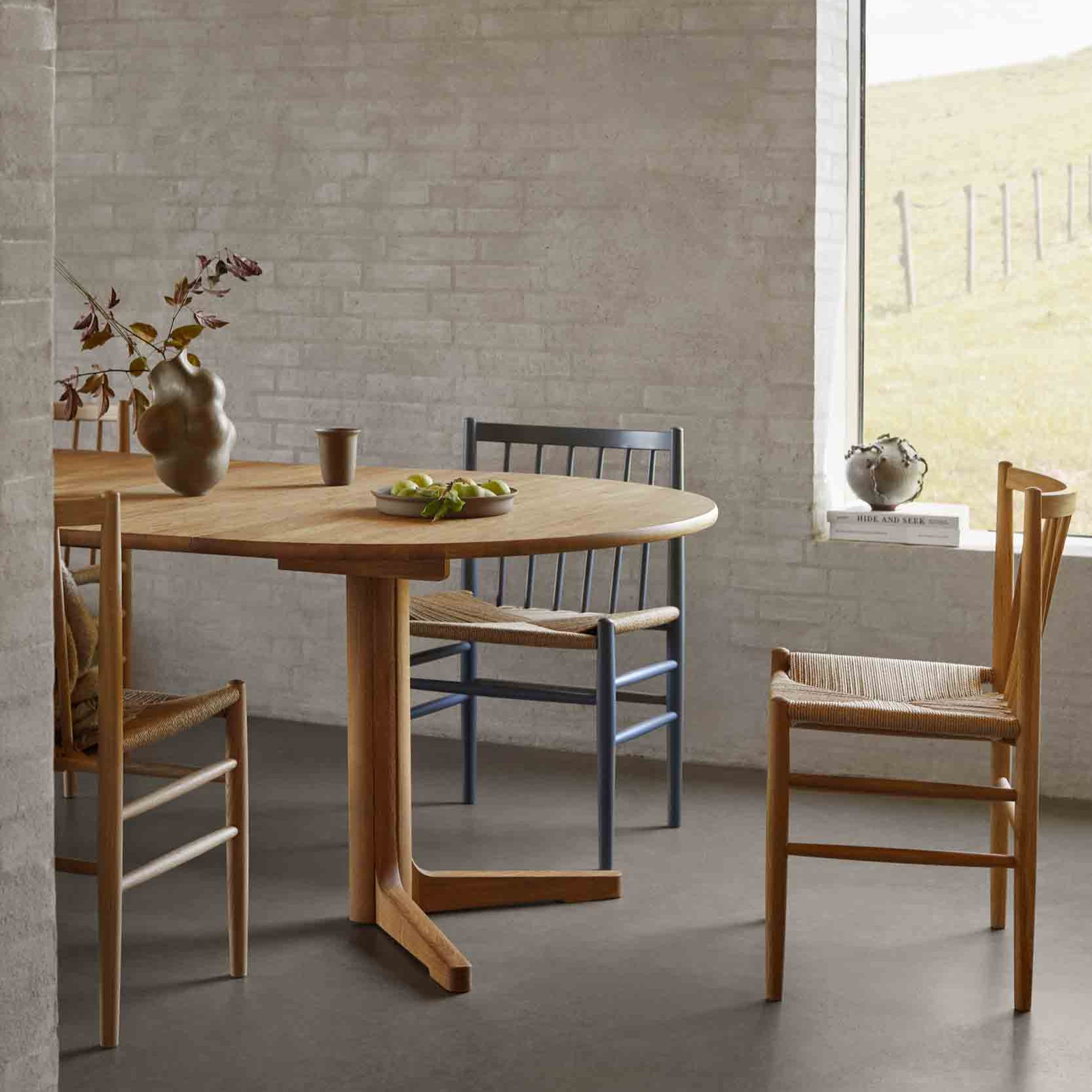 J80 Stol 2 stk i Eg Olieret af Jørgen Bækmark - Miljøbillede