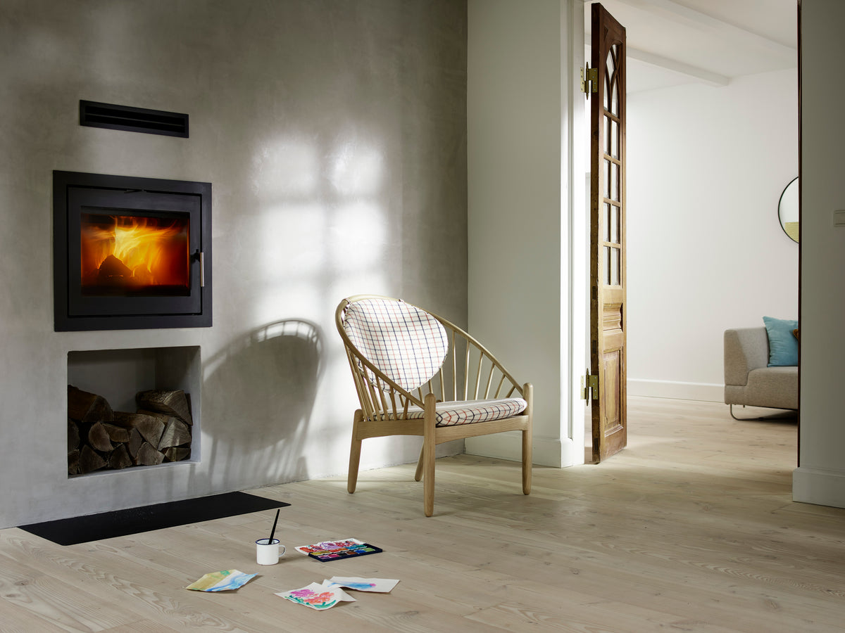 J166 Jørna - Stol - Eg - Red - Lifestyle 1