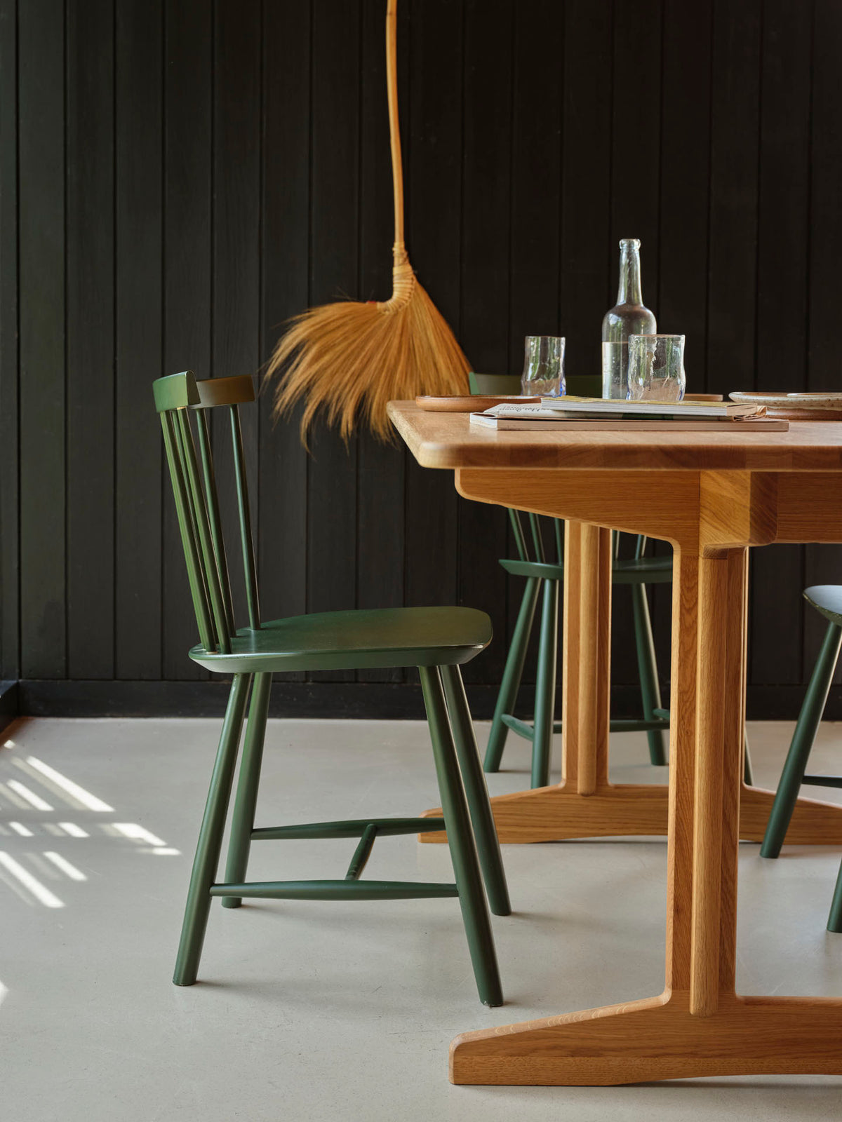 J46 - Stol - Bøg - Bottle Green - Lifestyle 3