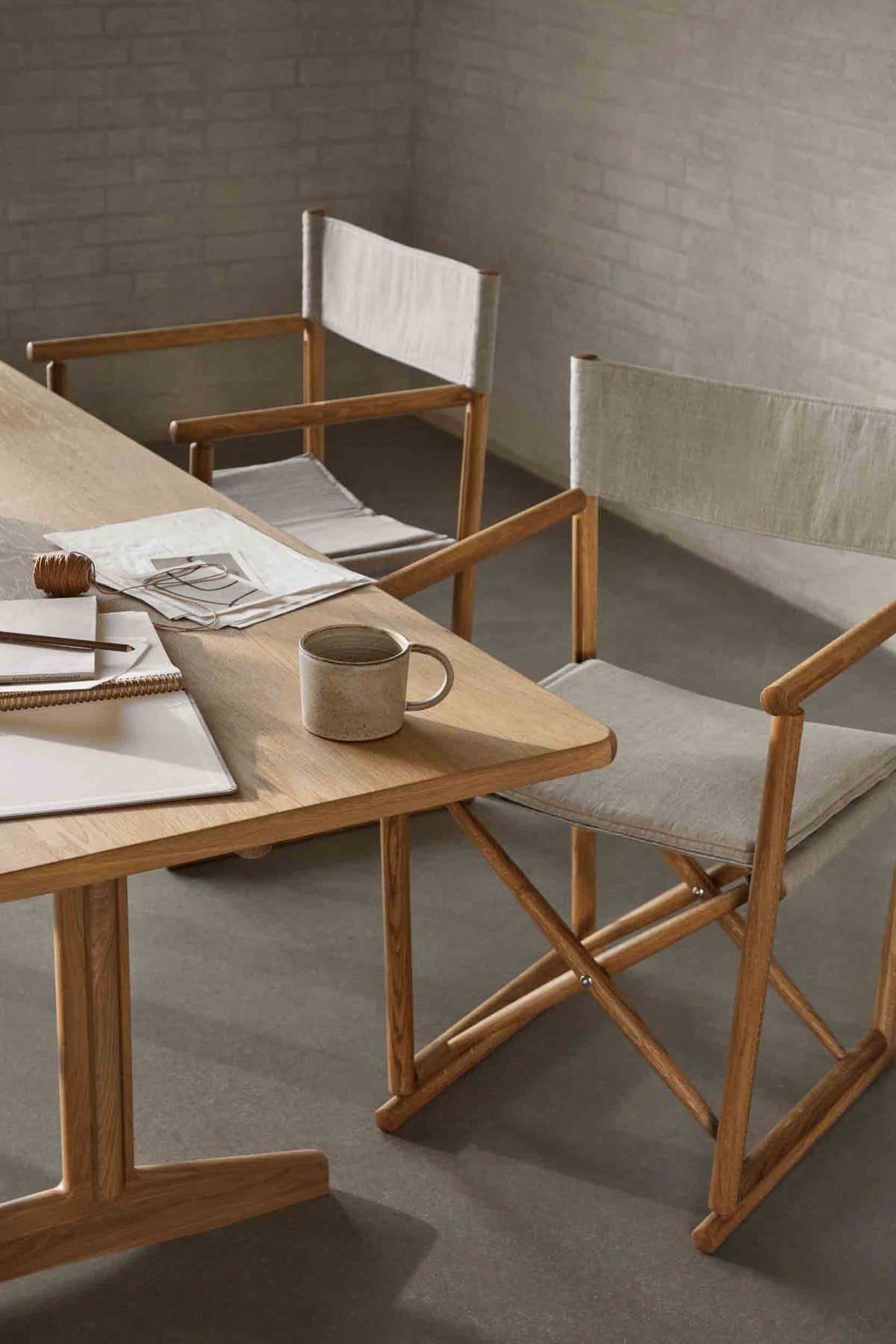 J138 - Foldestol - Eg - Hør - Beige - Lifestyle 1